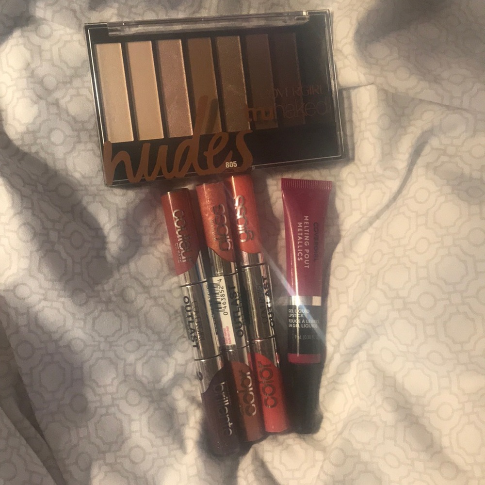 Covergirl lot, brand new 🗣